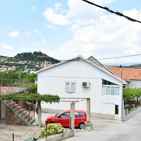 House Alka Holiday home *